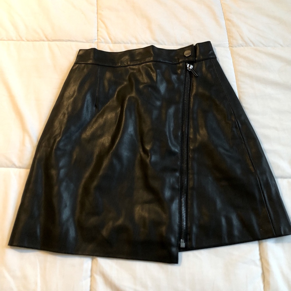 leather skirt